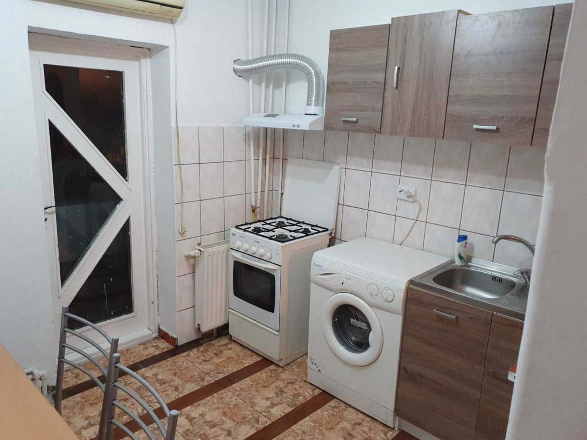 Mobilat si utilat la etajul 3 in Lipovei - foto 7