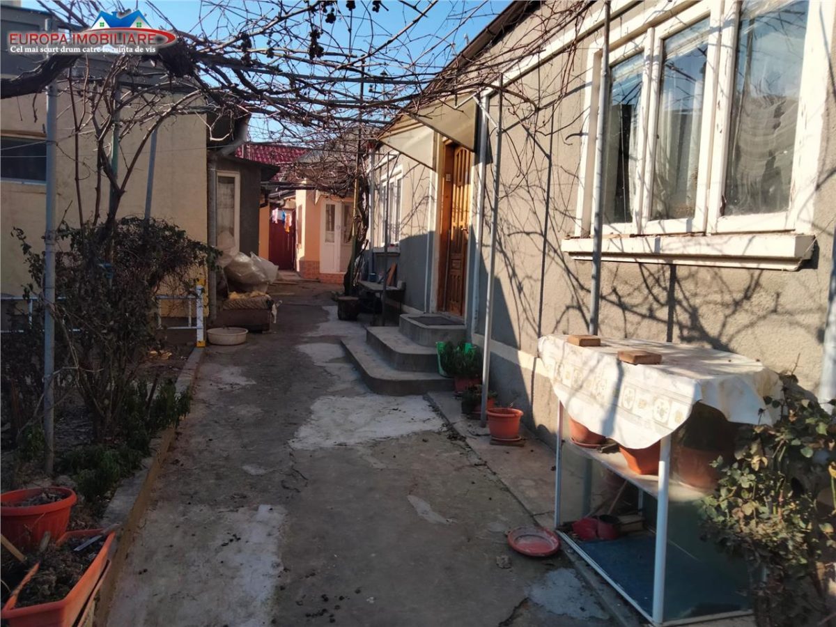 Casa de vanzare zona centrala Tulcea - foto 11