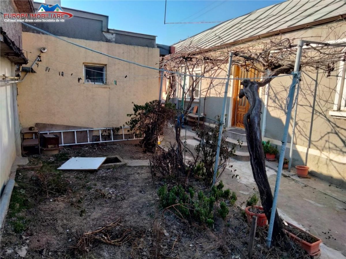 Casa de vanzare zona centrala Tulcea - foto 12