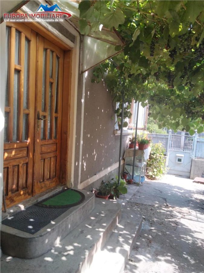 Casa de vanzare zona centrala Tulcea - foto 4