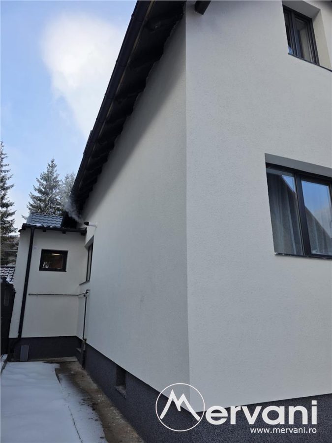 Vila de vanzare cu 6 camere in Sinaia - foto 2