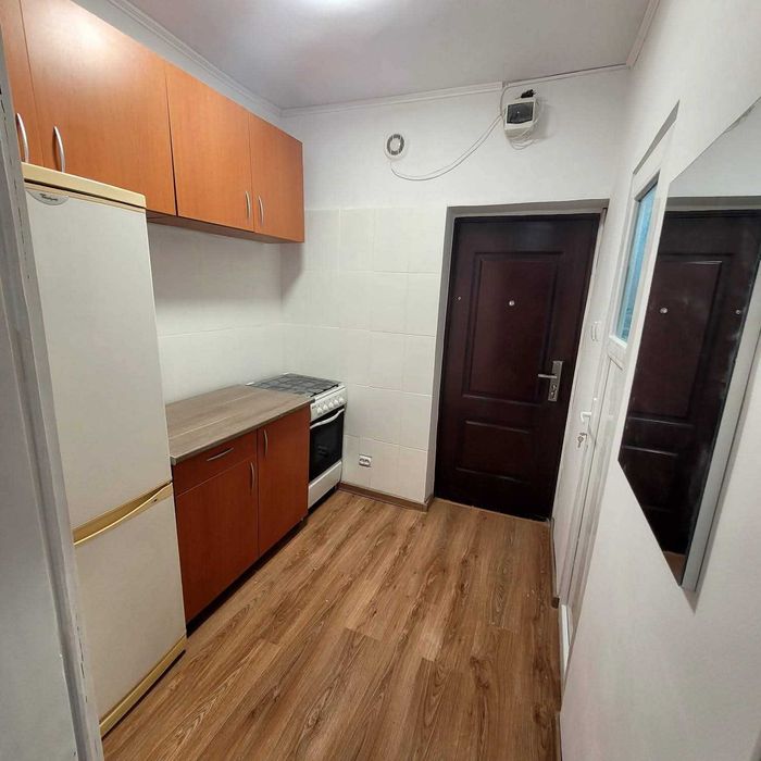 Garsoniera  renovata, mobilata, etaj 2, Tractorul, Brasov - foto 2