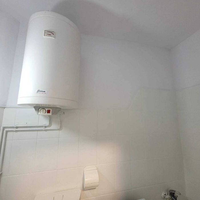 Garsoniera  renovata, mobilata, etaj 2, Tractorul, Brasov - foto 6