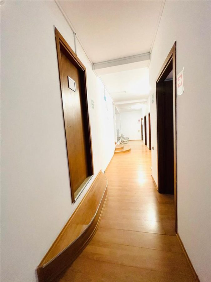 INCHIRIERE SPATII BIROURI IN ZONA  PRELUNGIREA GHENCEA SECTOR 5 - foto 14