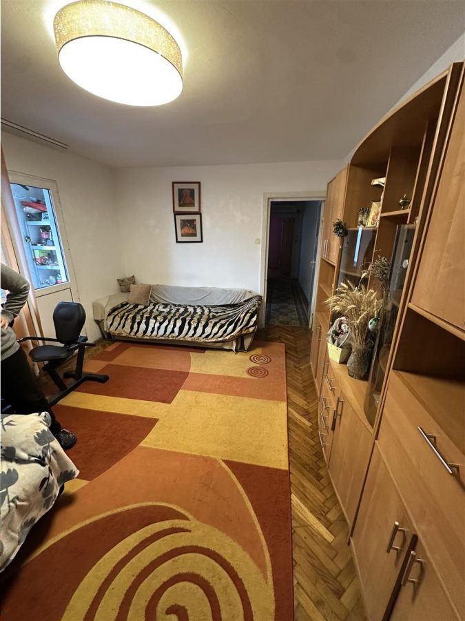 3 camere bloc izolat Mcdonald Circumvalatiunii cu centrala - foto 3