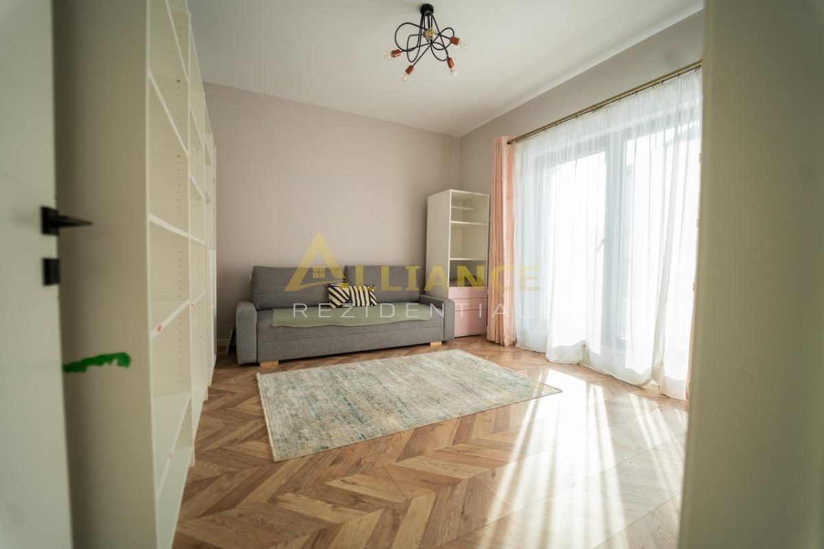 Mobilată/Utilată - Vila P+1E | 550mp teren | asfalt + strada privata - foto 11