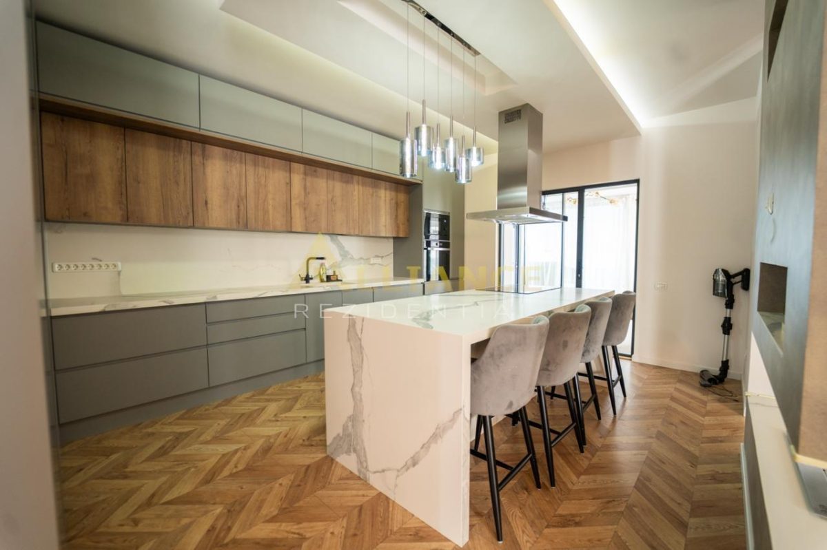 Mobilată/Utilată - Vila P+1E | 550mp teren | asfalt + strada privata - foto 12