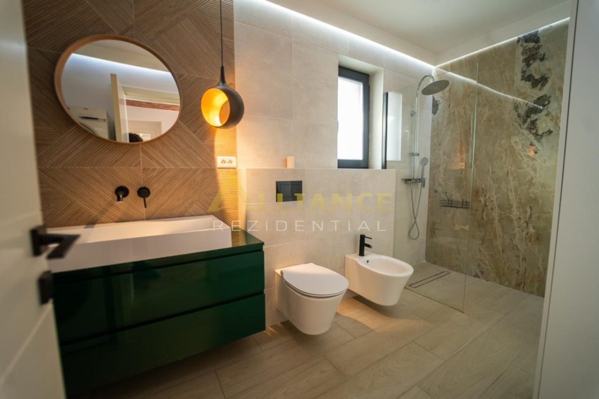 Mobilată/Utilată - Vila P+1E | 550mp teren | asfalt + strada privata - foto 20