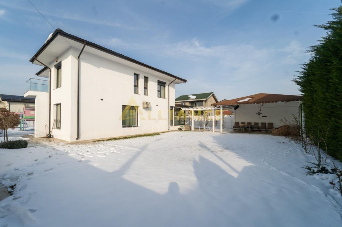 Mobilată/Utilată - Vila P+1E | 550mp teren | asfalt + strada privata - foto 6