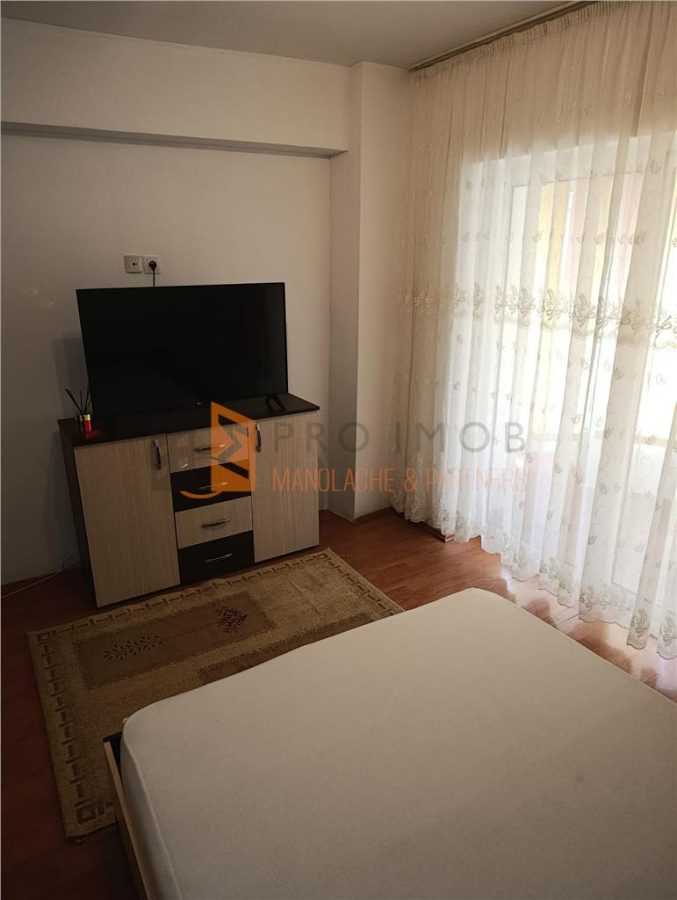 Garsoniera cf 1 decomandata zona Centru - 