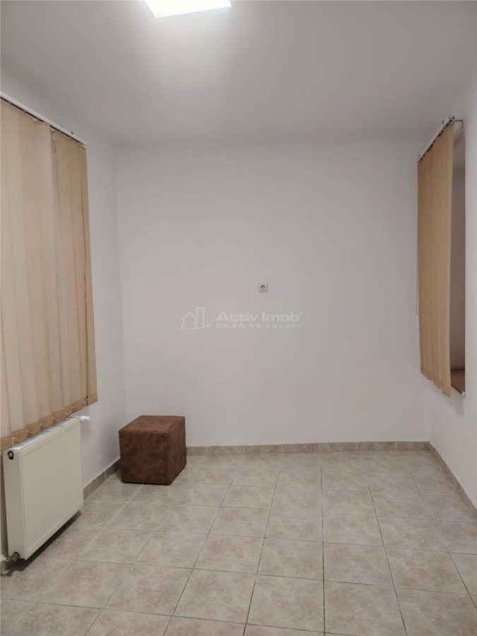 Spatiu comercial ultracentral, ideal pentru salon de masaj - foto 2