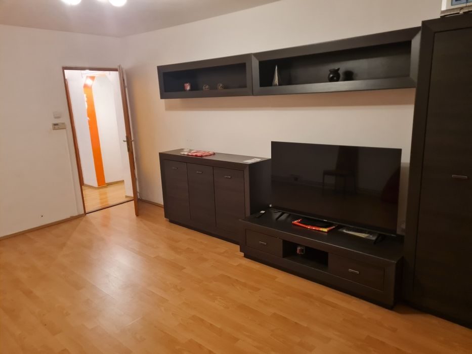Apartament 2 camere decomandat etaj intermediar Racadau - 