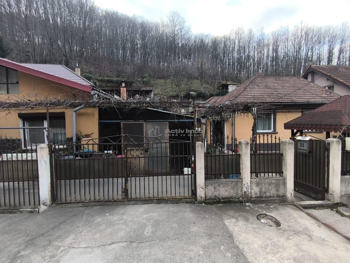 Resita Casa Muncitoresc Zona  Fosta Baie Comunala Comision Zero Cumparator - foto 2