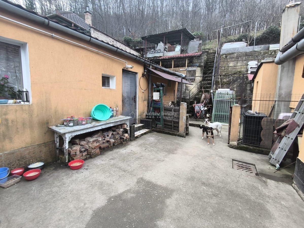 Resita Casa Muncitoresc Zona  Fosta Baie Comunala Comision Zero Cumparator - foto 16