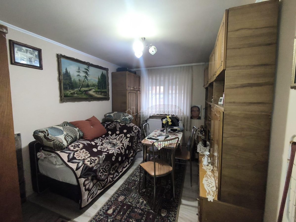 Resita Casa Muncitoresc Zona  Fosta Baie Comunala Comision Zero Cumparator - foto 4