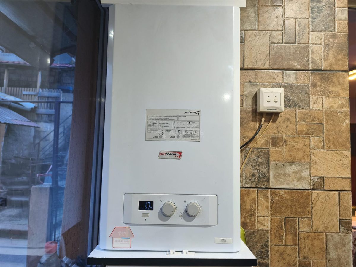 Resita Casa Muncitoresc Zona  Fosta Baie Comunala Comision Zero Cumparator - foto 7