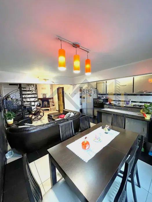 Apartament 4 camere tip duplex zona Brosteni - 