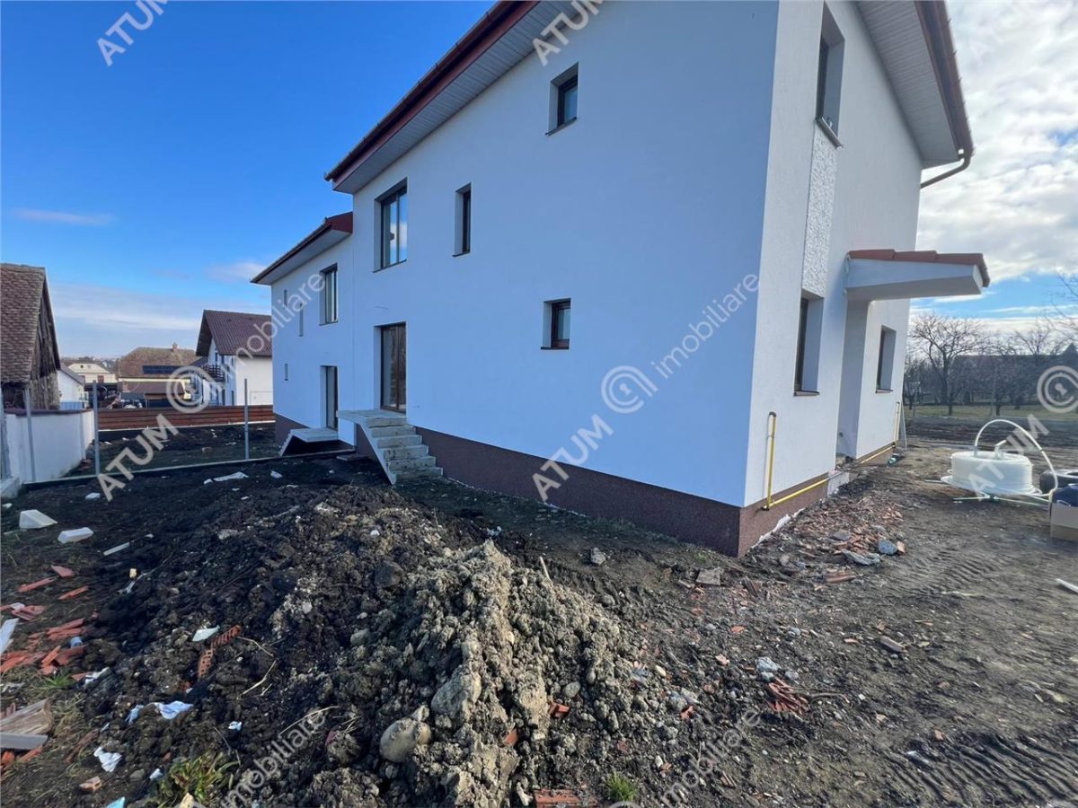 Casa individuala 4 camere 2 bai teren 300 mp zona Sura Mica Sibiu - foto 19
