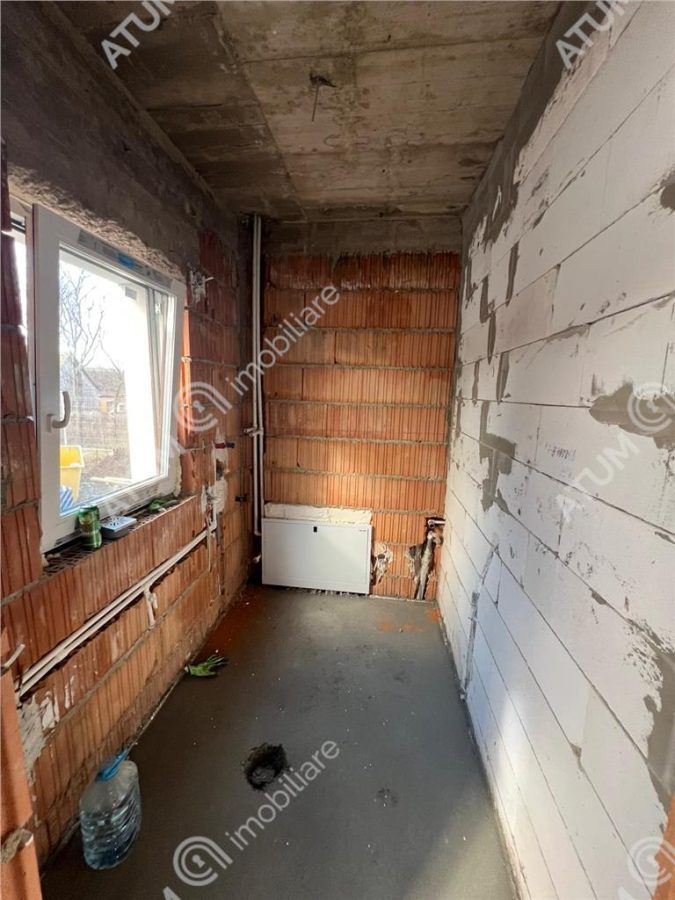 Casa individuala 4 camere 2 bai teren 300 mp zona Sura Mica Sibiu - foto 8