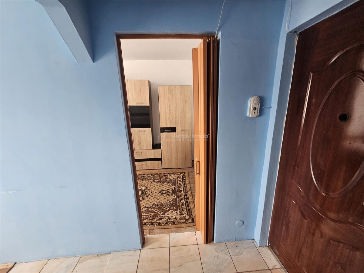 Resita, Garsoniera, Mobilata, Calea Caransebesului - foto 17