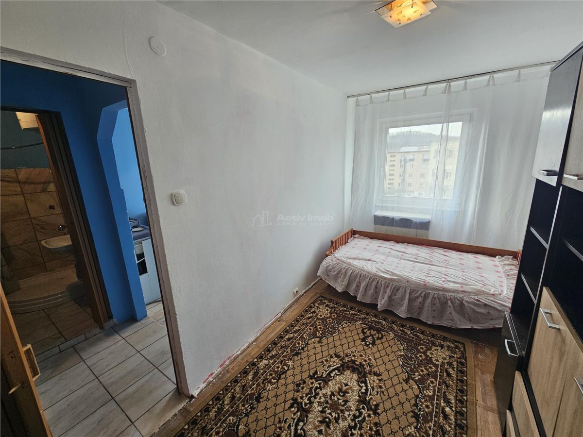 Resita, Garsoniera, Mobilata, Calea Caransebesului - foto 5