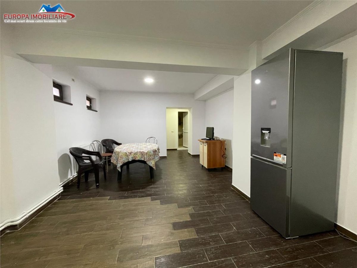 Spatiu comercial de vanzare  Zona E3 - 