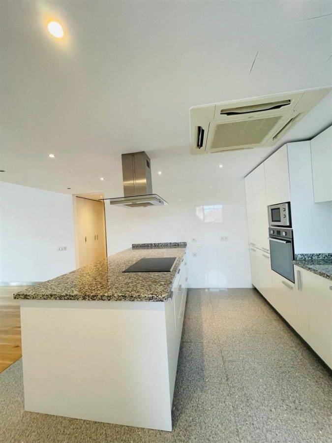 VANZARE APARTAMENT 4 CAMERE DOUA LOCURI PARCARE ZONA KISELEFF SECTOR 1 - foto 6