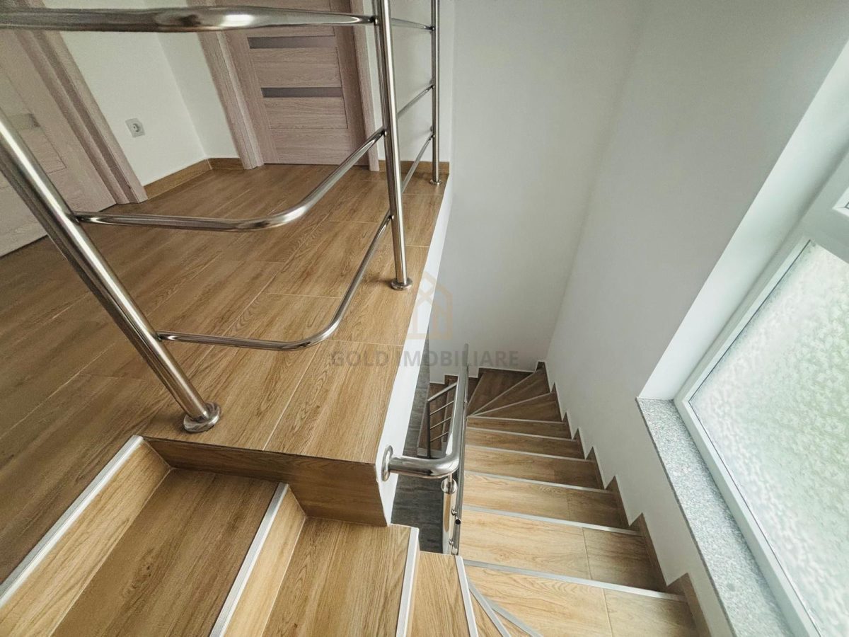 Casă de vânzare â€“ 4 camere â€“ Strada Vrancei  Baia Mare - foto 3