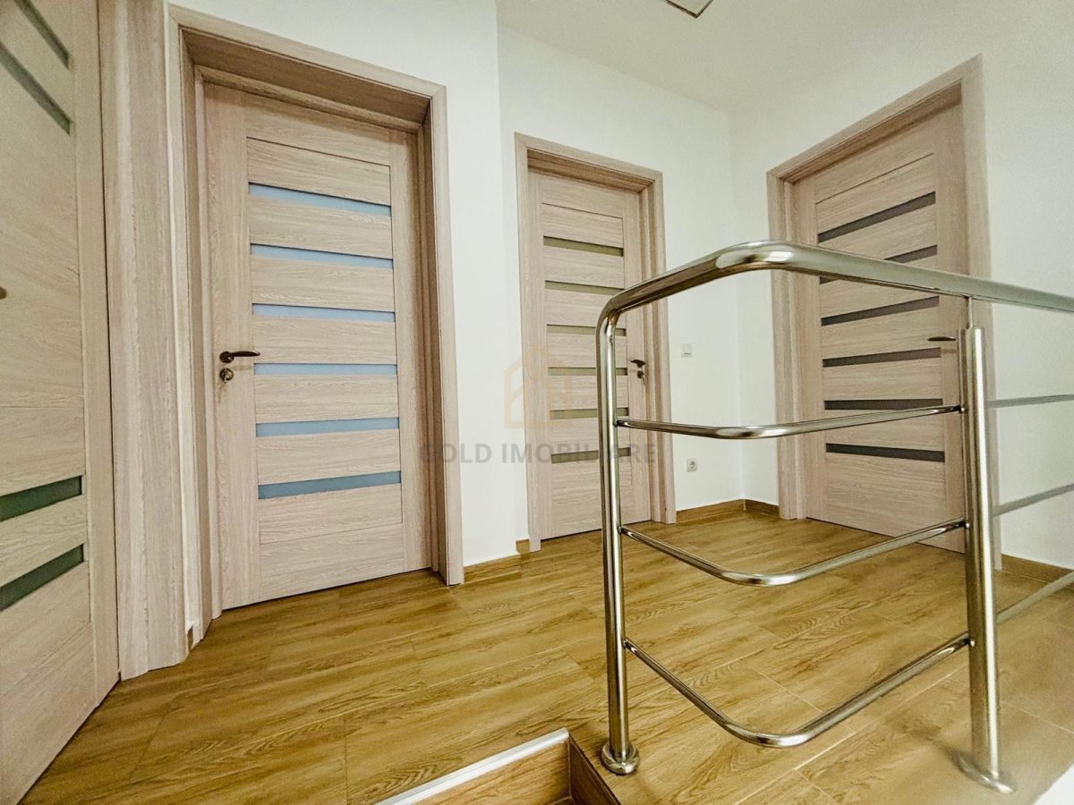 Casă de vânzare â€“ 4 camere â€“ Strada Vrancei  Baia Mare - foto 9