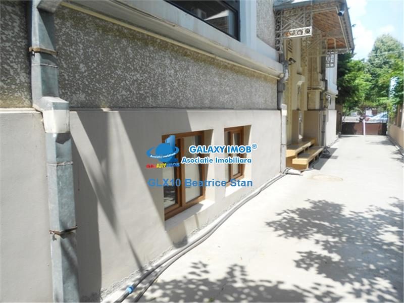 Demisol inalt elegant in vila SALON/BIROU in COTROCENI / EROILOR - 