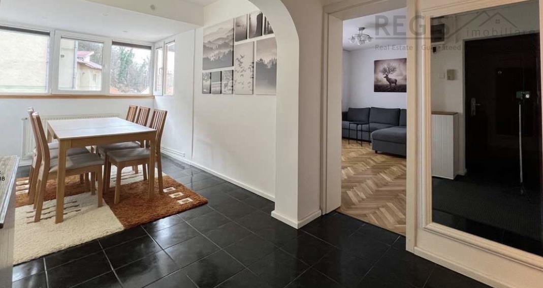 Central 3 Camere Decomandat, Parcare, Bloc Tip Vila - foto 2