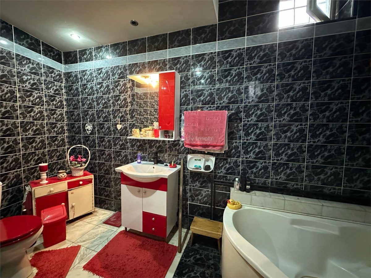 Bocsa Montana, Casa Solida + Gradina, Strada Principala - foto 11