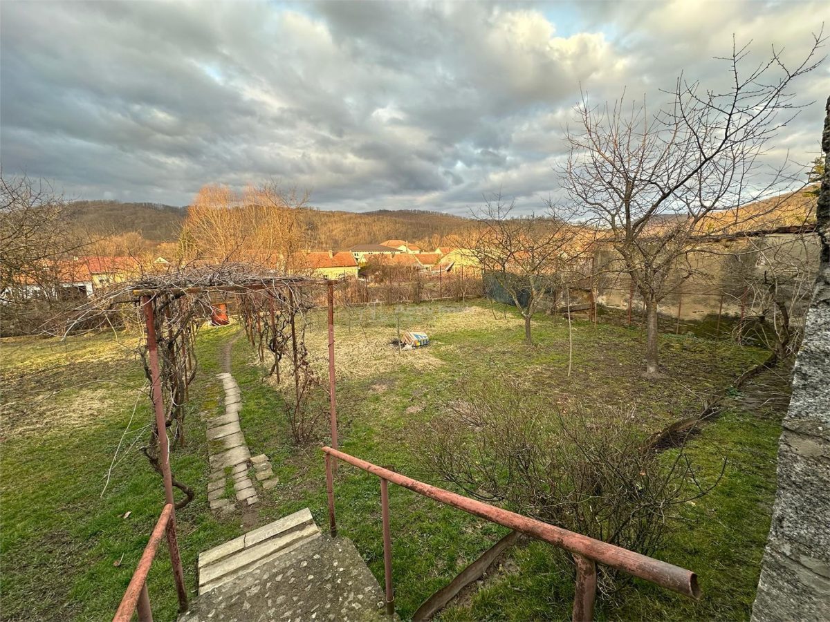 Bocsa Montana, Casa Solida + Gradina, Strada Principala - foto 20