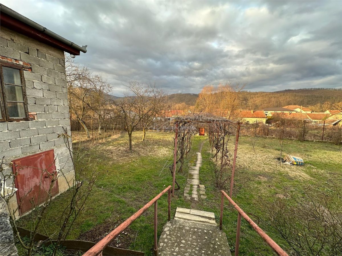 Bocsa Montana, Casa Solida + Gradina, Strada Principala - foto 24