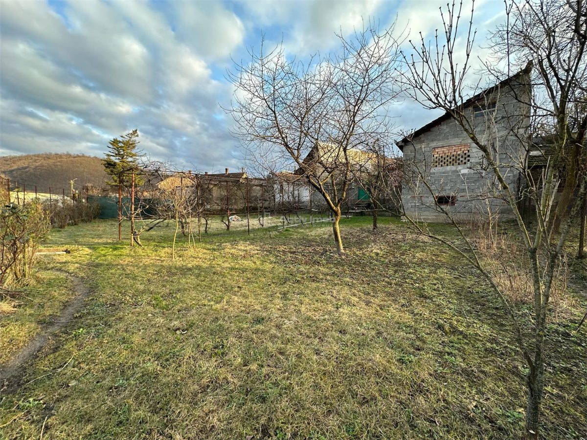 Bocsa Montana, Casa Solida + Gradina, Strada Principala - foto 8