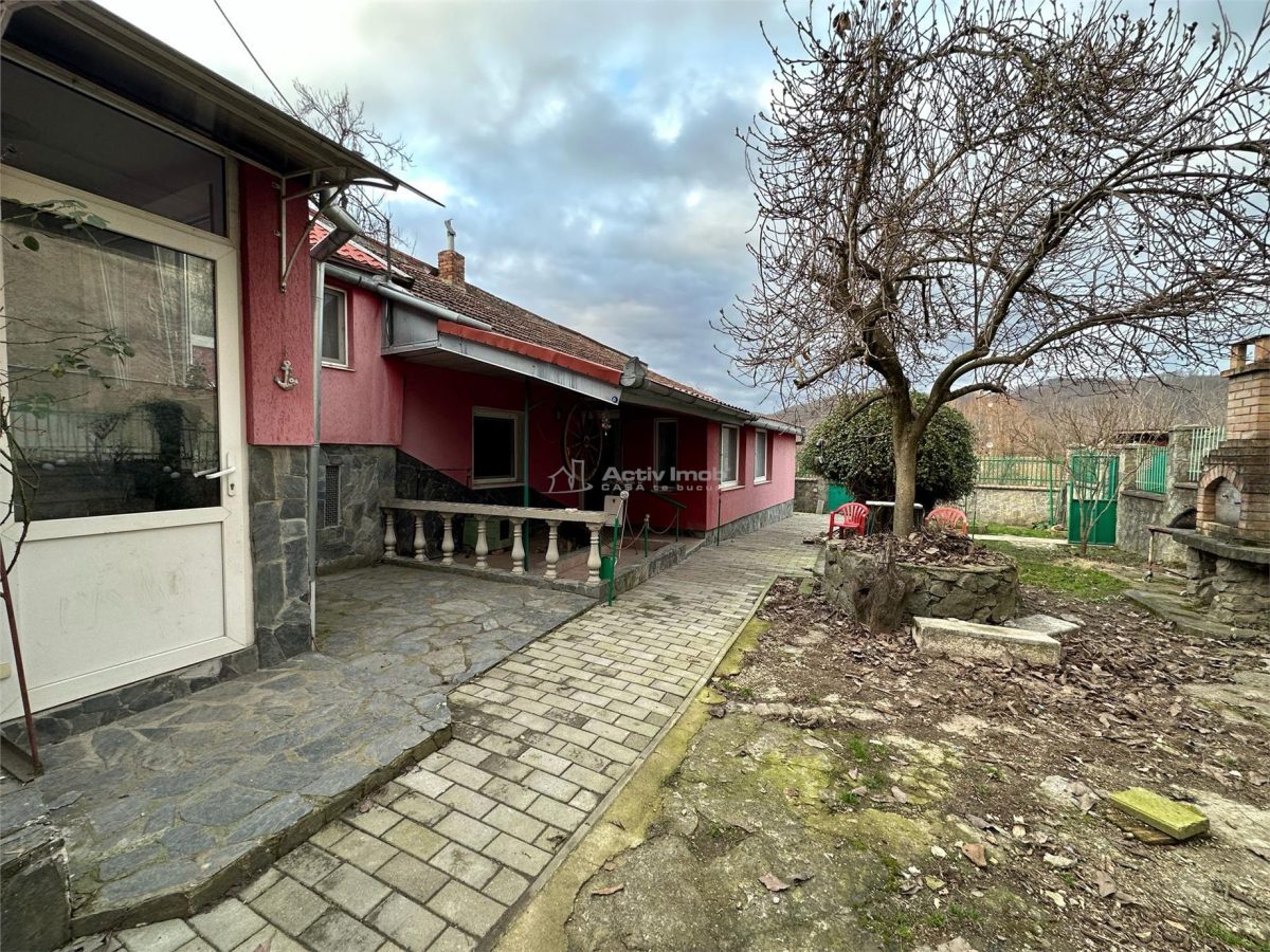 Bocsa Montana, Casa Solida + Gradina, Strada Principala - foto 10