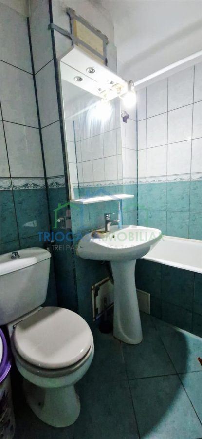 Apartament 4 camere, et. 3 din 4, zona Garii - foto 11