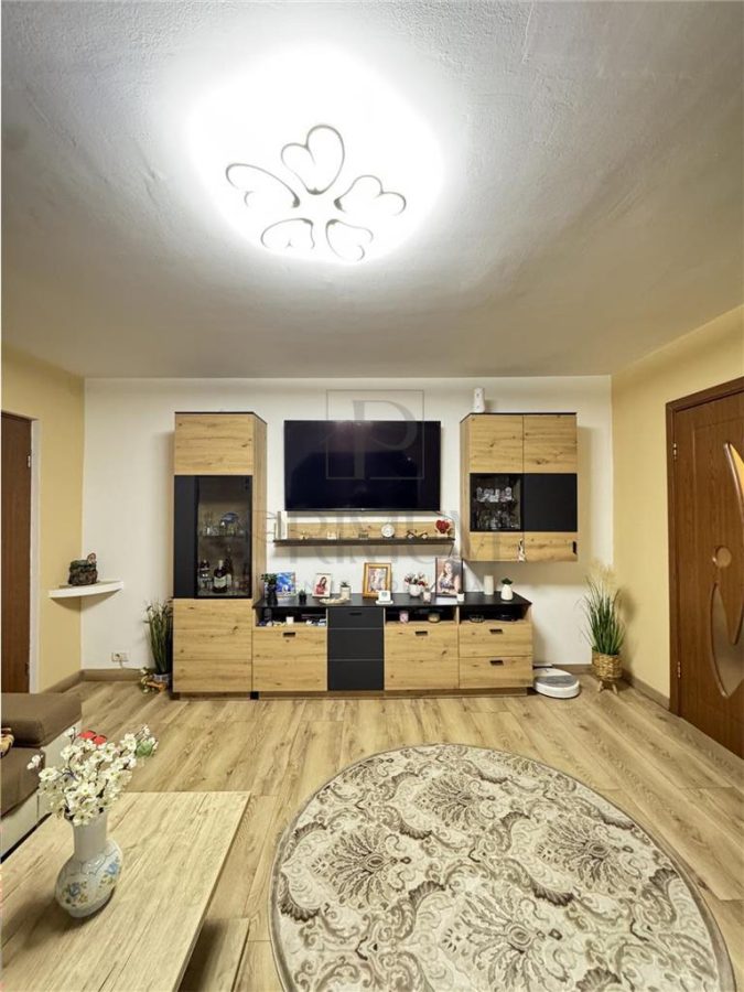 BUZIASULUI | 3 CAM | ET.1 | 2 BAI | 2 BALCOANE | ANVELOPAT | CENTRALA | BOXA | RENOVAT || - foto 4