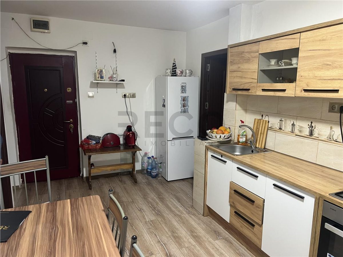 RECO Apartament 3 camere zona Olosig - 