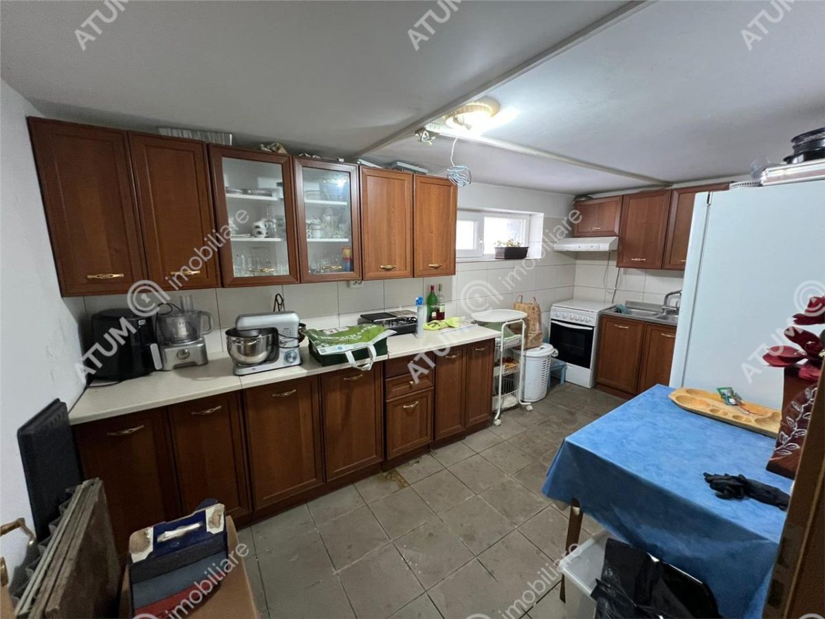 Casa individuala 5 camere 2 bai 290 mp teren zona Mall Selimbar - foto 16