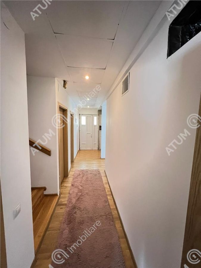 Casa individuala 5 camere 2 bai 290 mp teren zona Mall Selimbar - foto 24