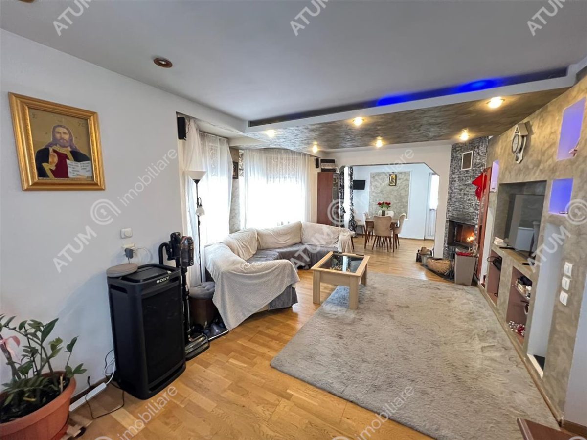 Casa individuala 5 camere 2 bai 290 mp teren zona Mall Selimbar - foto 4