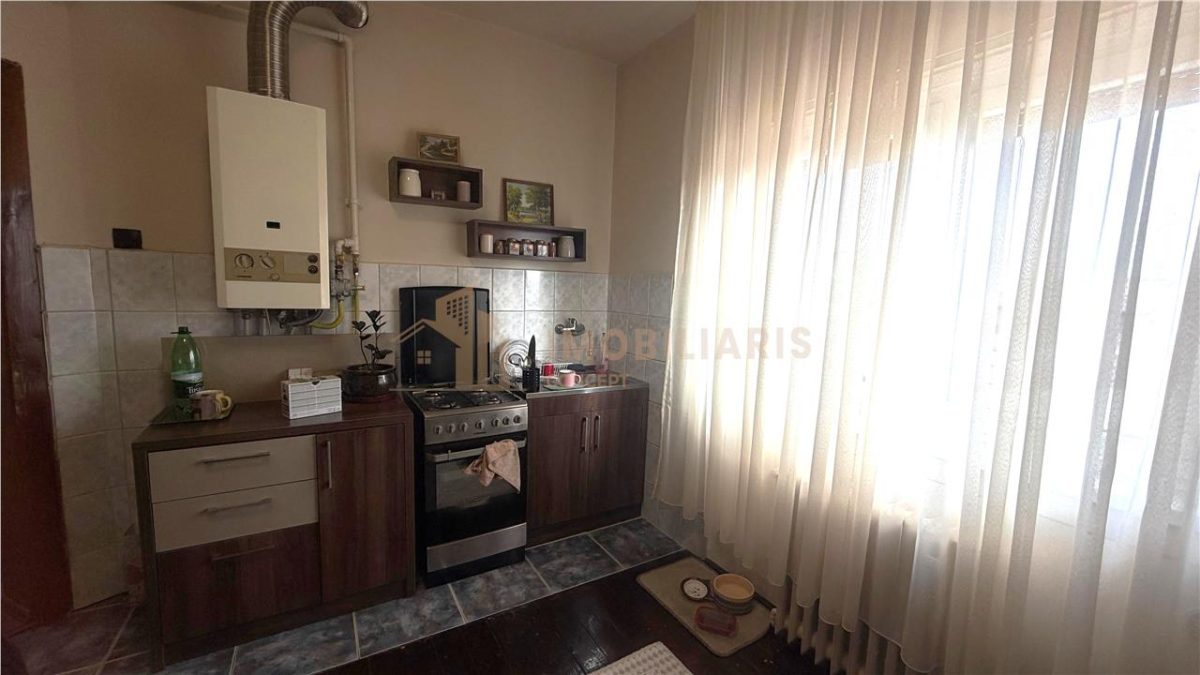 Apartament 3 camere in vila, zona Aleea Romana - foto 4