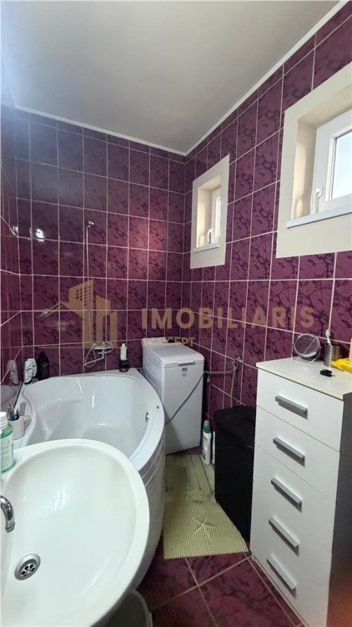 Apartament 3 camere in vila, zona Aleea Romana - foto 9