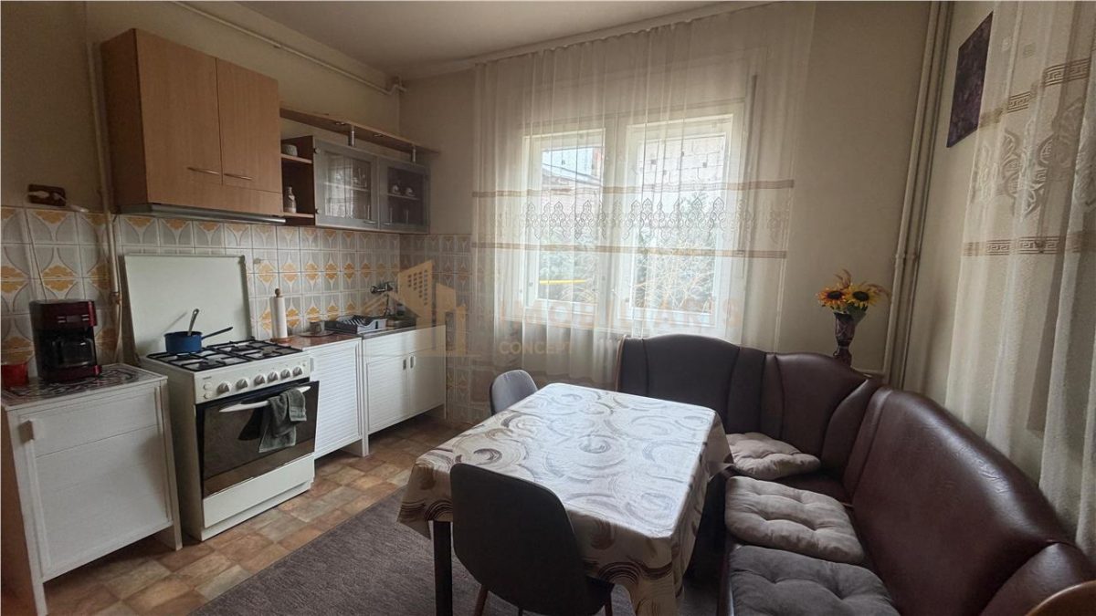 Apartament 300 mp in vila, zona Aleea Romana - foto 3