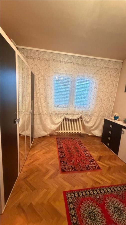 Apartament 300 mp in vila, zona Aleea Romana - foto 4