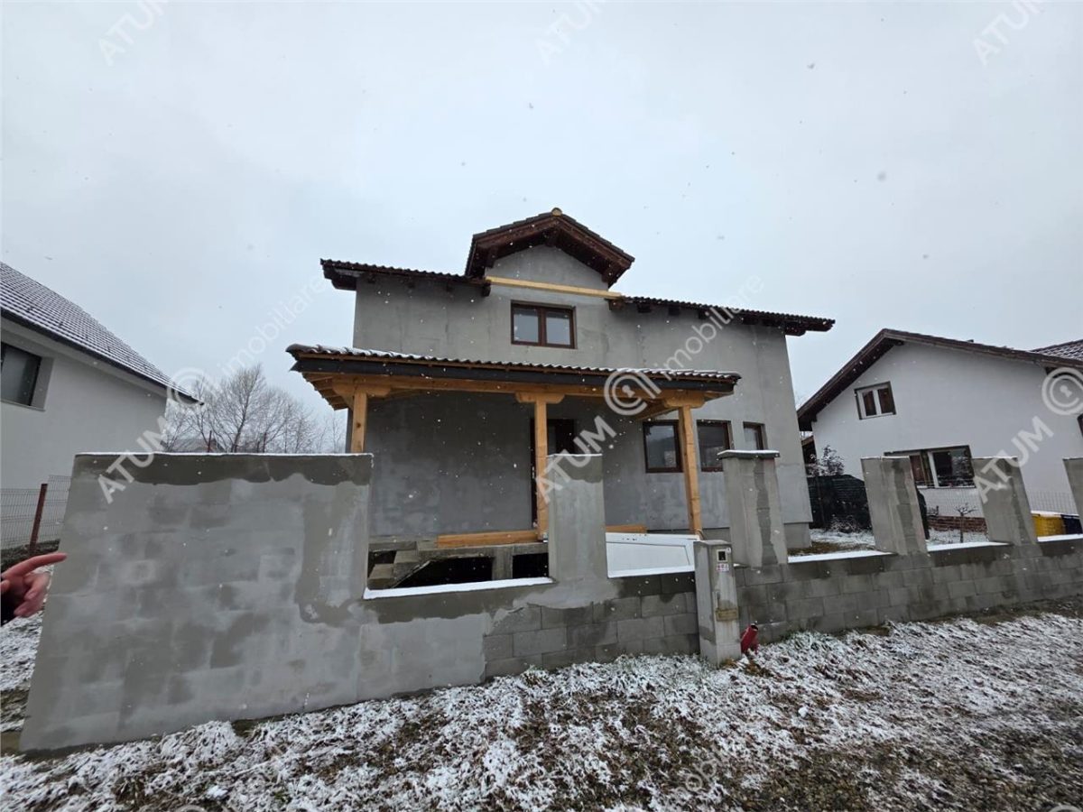 Casa cu 5 camere decomandate pe teren de 390 mp in Cisnadie Sibiu - foto 2