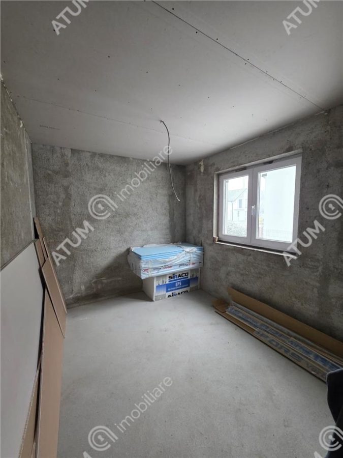 Casa cu 5 camere decomandate pe teren de 390 mp in Cisnadie Sibiu - foto 14
