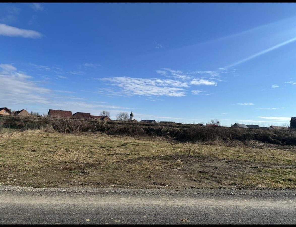 Teren Intravilan 1000mp cartier Linistit Drum asfaltat utilitati la Poarta - foto 4