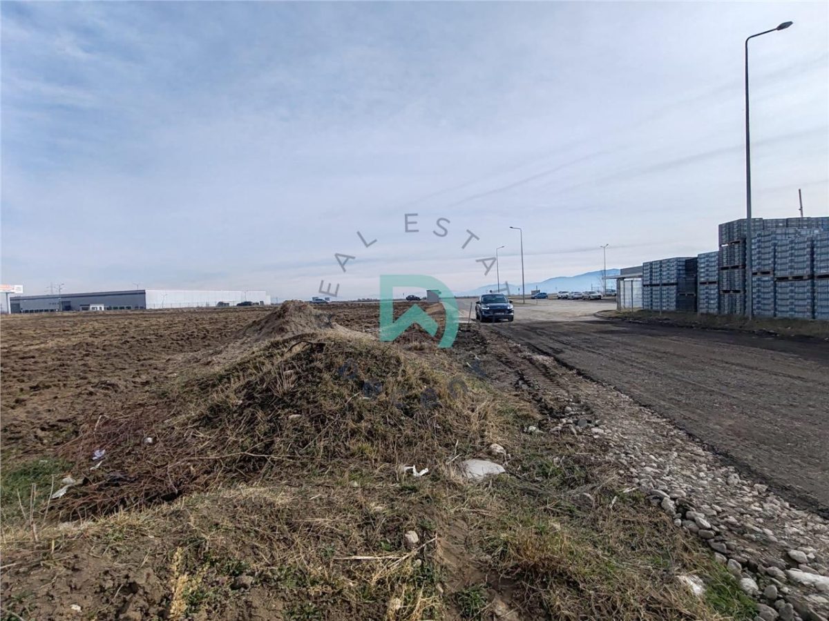 Teren intravilan Industrial, 38800 mp, cu Autorizatie de Construire, Codlea Brasov - foto 6